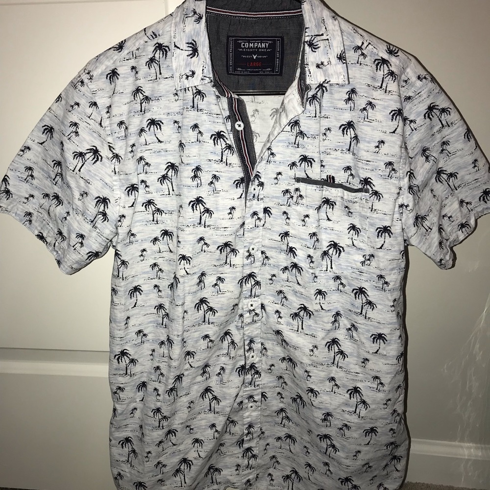 Company 81 large men’s palm tree shirt. Preowned